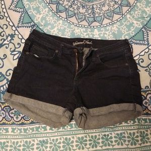 Mid waisted denim shorts